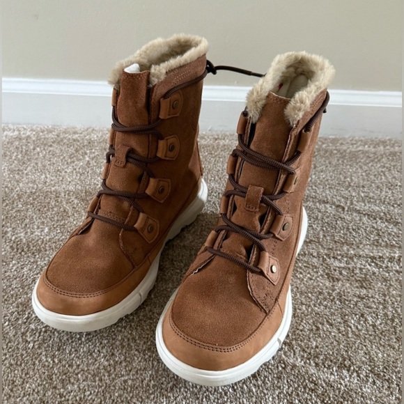 Sorel Tan and Cream Winter Boots 8.5 - Picture 6 of 6